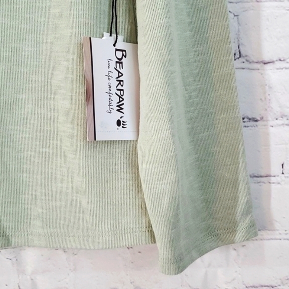 🆕️ NWT Bearpaw Light Green Long Sleeve Loose Fit Shirt Womens Size Medium - Picture 5 of 17